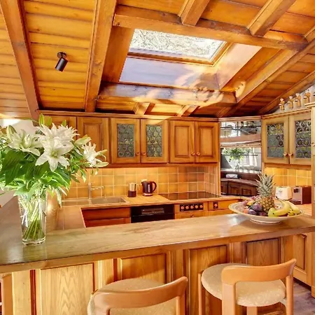 Apartment Penthouse Zen - Matterhornblick- 2 Min- Vom Lift Entfernt By Interhome Zermatt