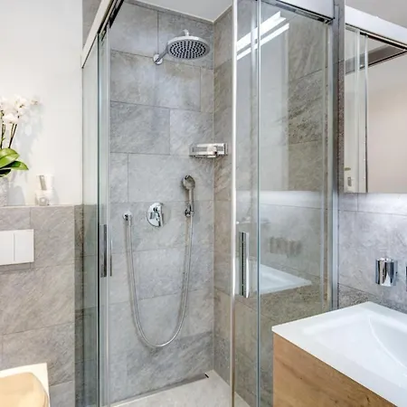 Apartment Penthouse Zen - Matterhornblick- 2 Min- Vom Lift Entfernt By Interhome *